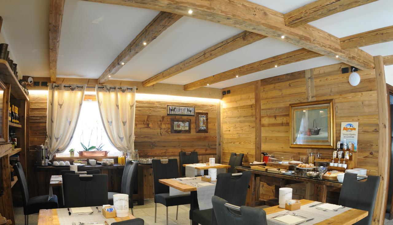 L'Abri Des Amis Hotel Courmayeur Exterior photo